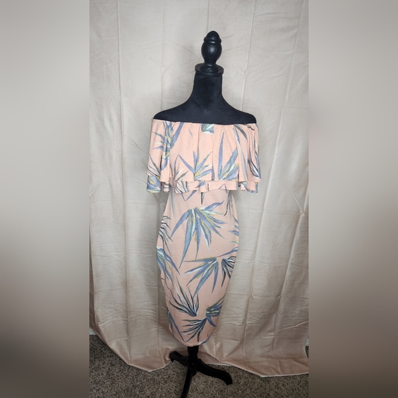 Dresses & Skirts - Off shoulder dress size:LG Midi Dress